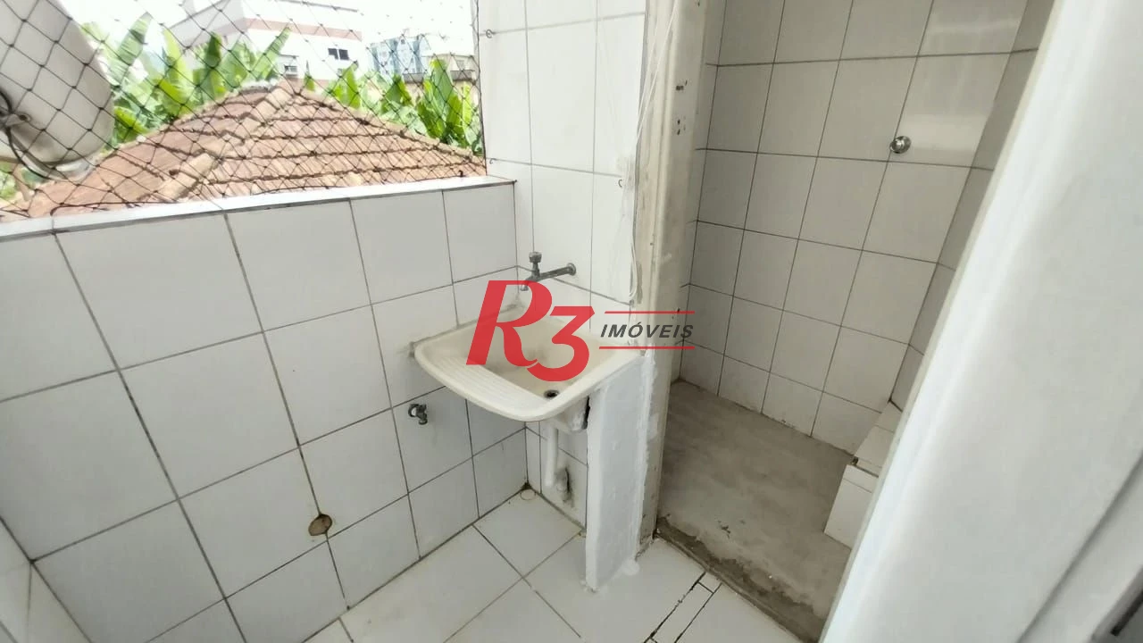 Apartamento com 2 dormitórios à venda, 75 m² por R$ 402.000,00 - Gonzaga - Santos/SP