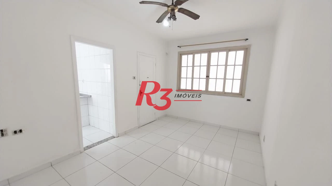 Apartamento com 2 dormitórios à venda, 75 m² por R$ 402.000,00 - Gonzaga - Santos/SP