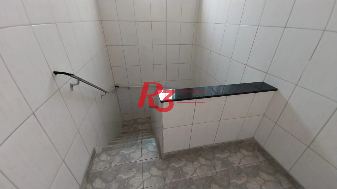 Apartamento com 2 dormitórios à venda, 75 m² por R$ 402.000,00 - Gonzaga - Santos/SP