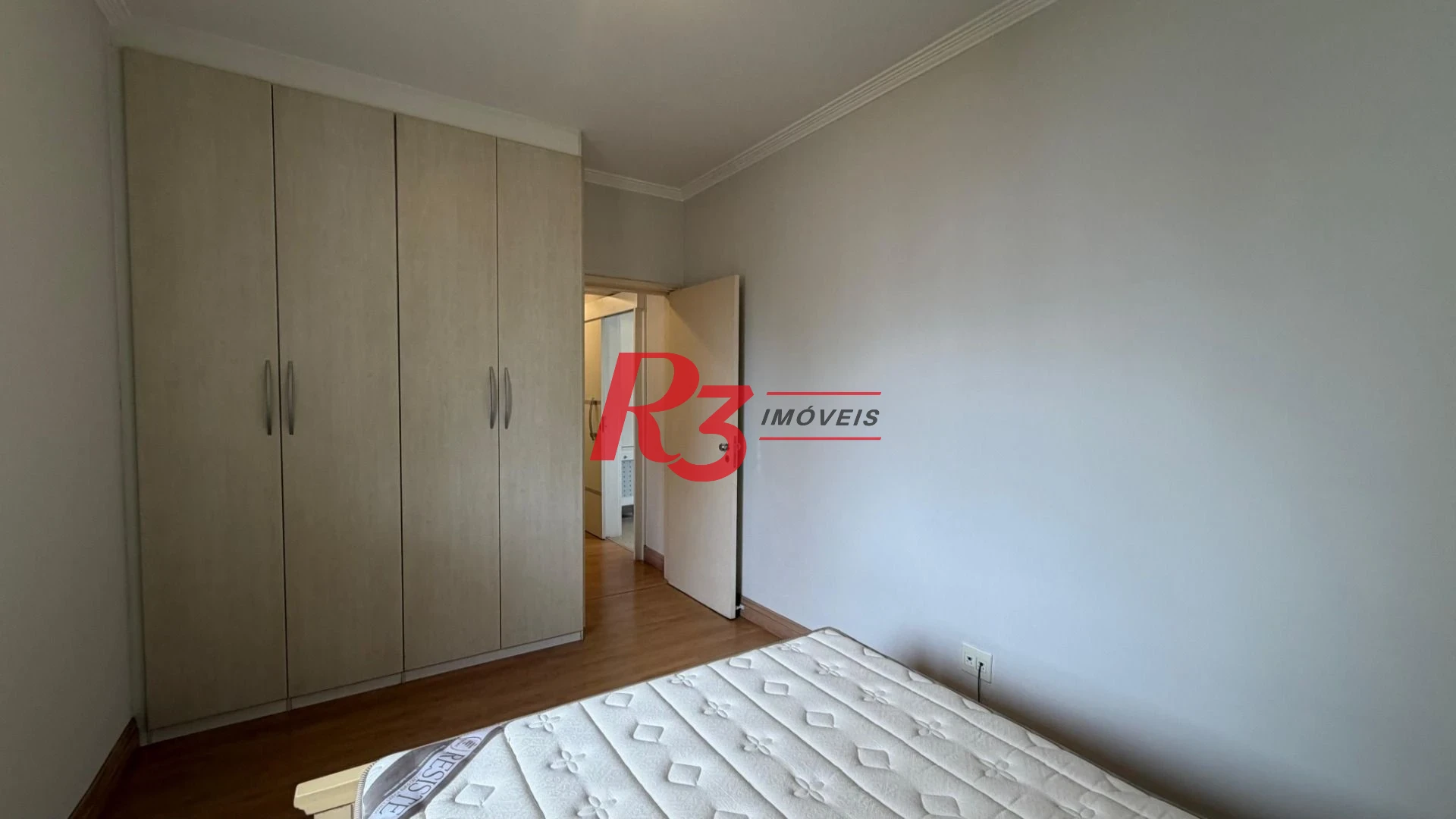 Apartamento com 2 dormitórios à venda, 70 m² por R$ 730.000,00 - Gonzaga - Santos/SP