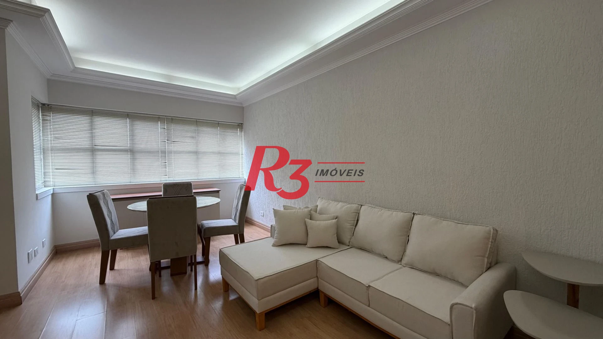 Apartamento com 2 dormitórios à venda, 70 m² por R$ 730.000,00 - Gonzaga - Santos/SP