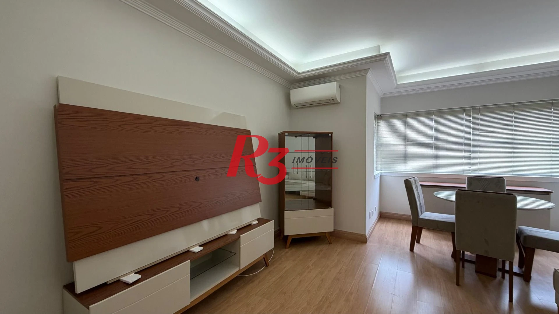 Apartamento com 2 dormitórios à venda, 70 m² por R$ 730.000,00 - Gonzaga - Santos/SP