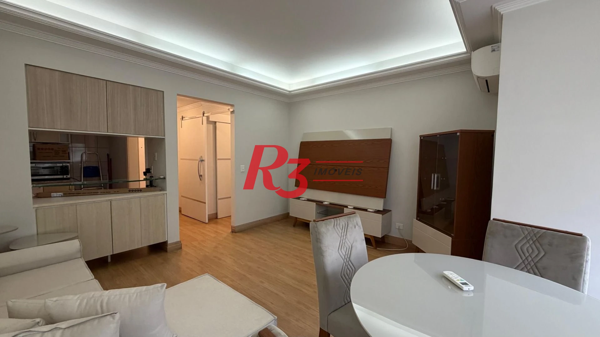 Apartamento com 2 dormitórios à venda, 70 m² por R$ 730.000,00 - Gonzaga - Santos/SP