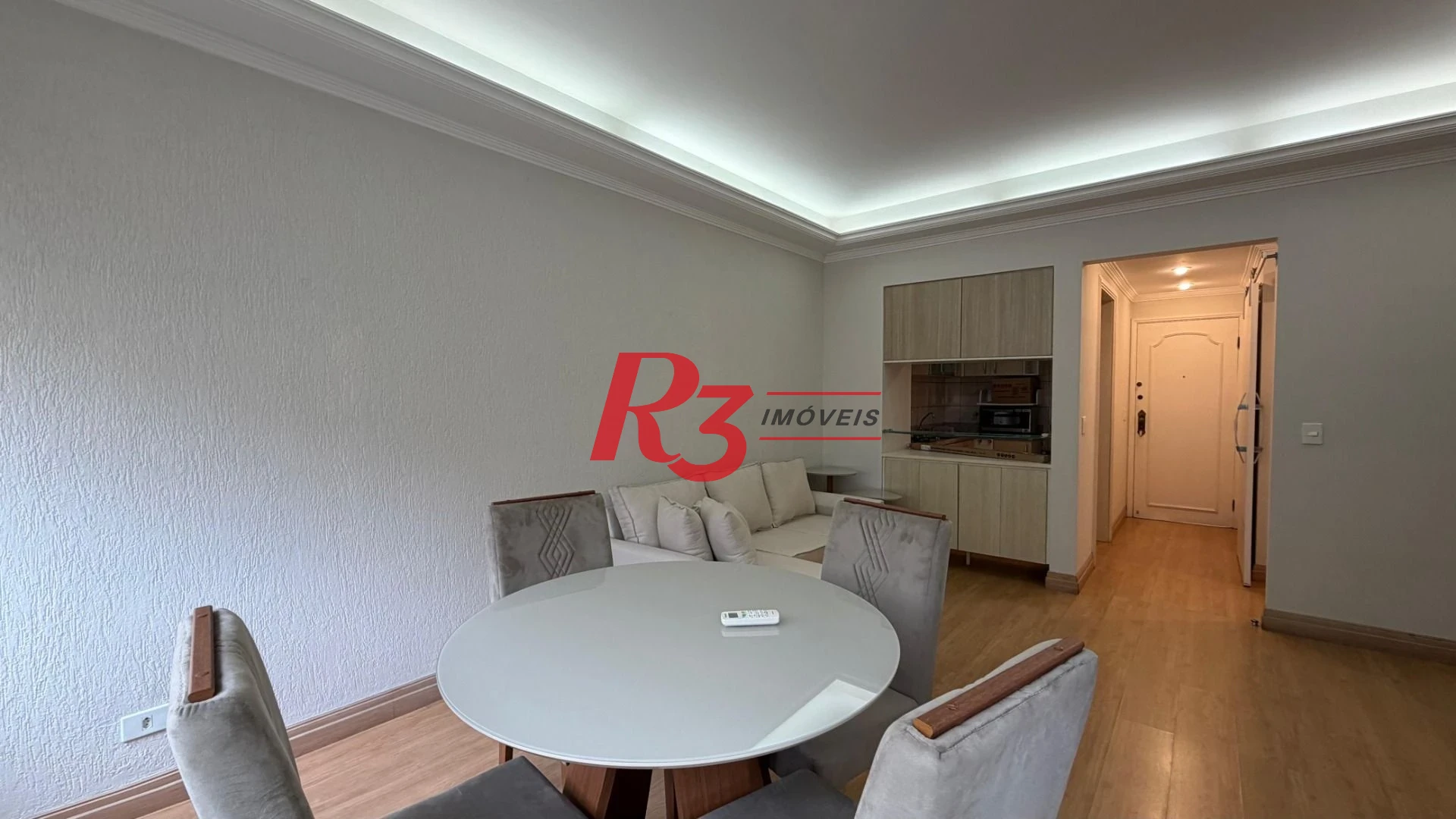 Apartamento com 2 dormitórios à venda, 70 m² por R$ 730.000,00 - Gonzaga - Santos/SP