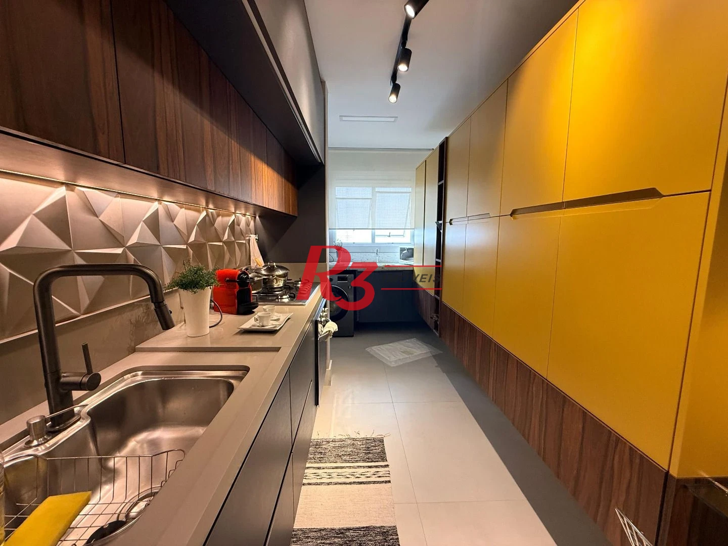Apartamento com 2 dormitórios à venda, 114 m² por R$ 1.915.000,00 - Pompéia - Santos/SP