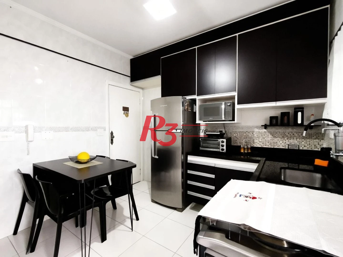 Apartamento com 2 dormitórios à venda, 120 m² por R$ 650.000,00 - Marapé - Santos/SP