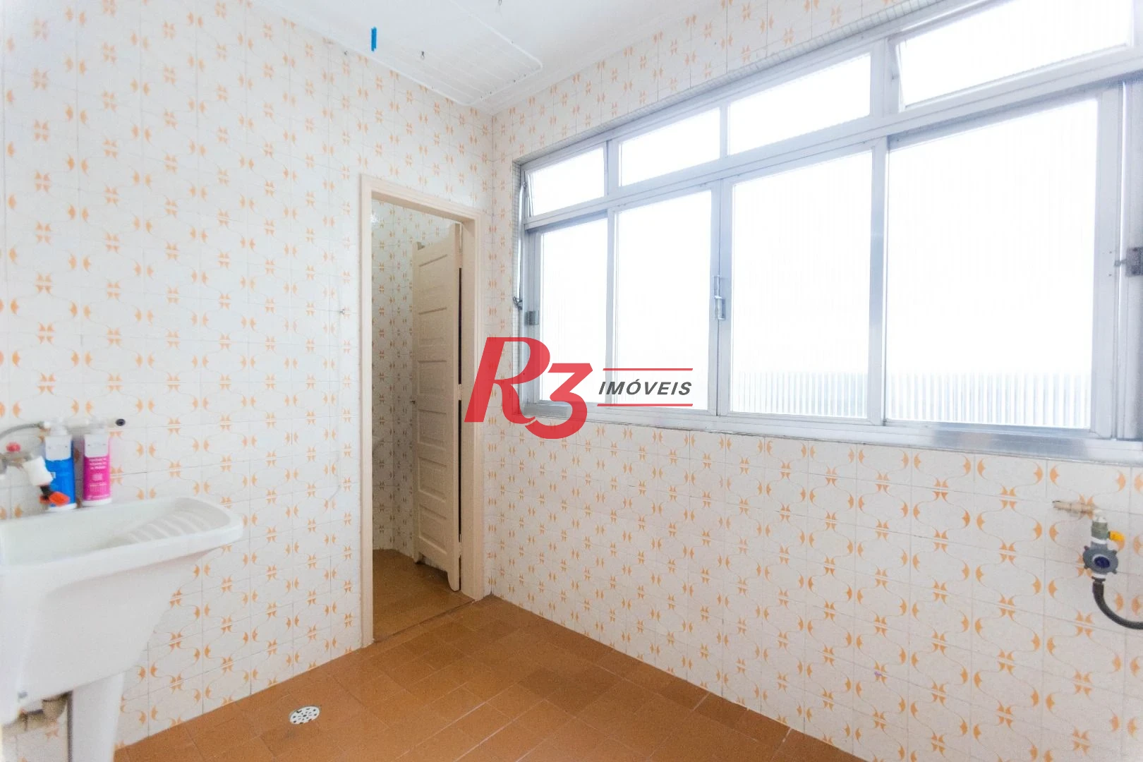 Apartamento com 2 dormitórios à venda, 78 m² por R$ 630.000,00 - Gonzaga - Santos/SP