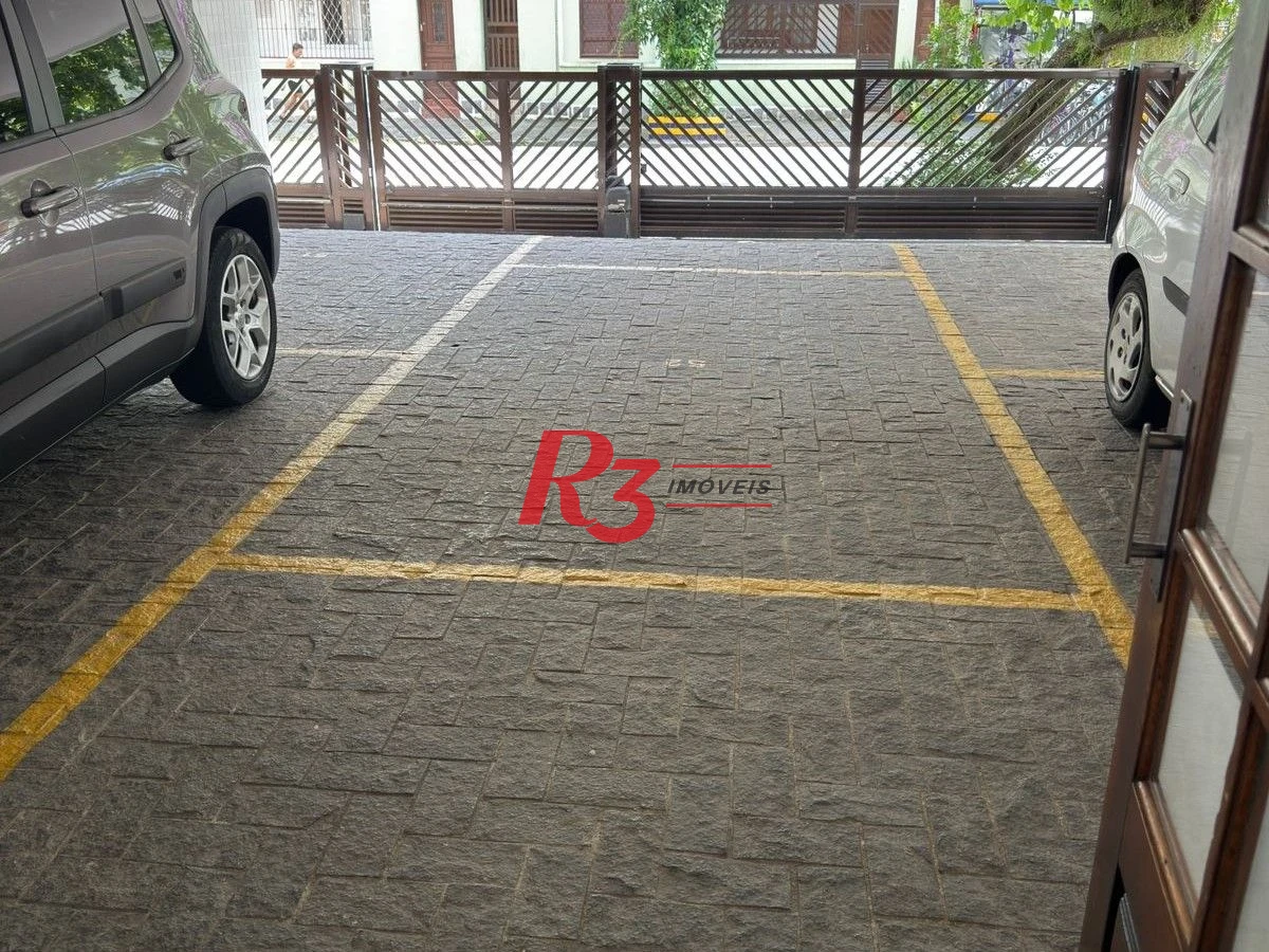Apartamento com 3 dormitórios à venda, 111 m² por R$ 695.000,00 - Gonzaga - Santos/SP