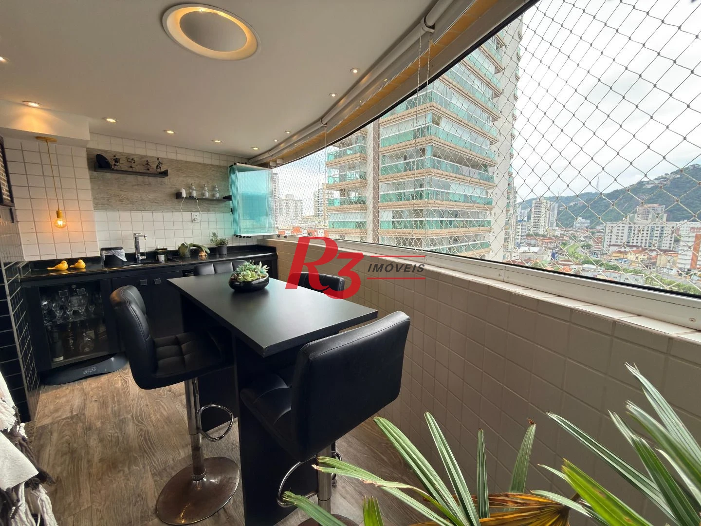 Apartamento com 3 dormitórios à venda, 122 m² por R$ 1.350.000,00 - Pompéia - Santos/SP