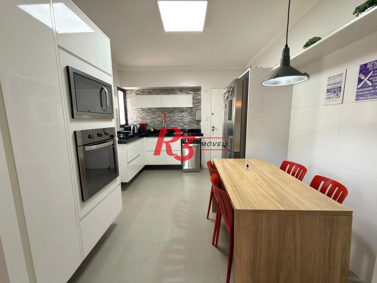Apartamento com 3 dormitórios à venda, 122 m² por R$ 1.350.000,00 - Pompéia - Santos/SP