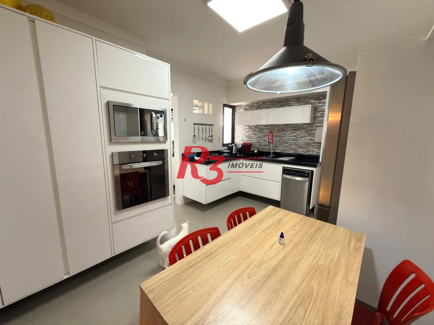 Apartamento com 3 dormitórios à venda, 122 m² por R$ 1.350.000,00 - Pompéia - Santos/SP