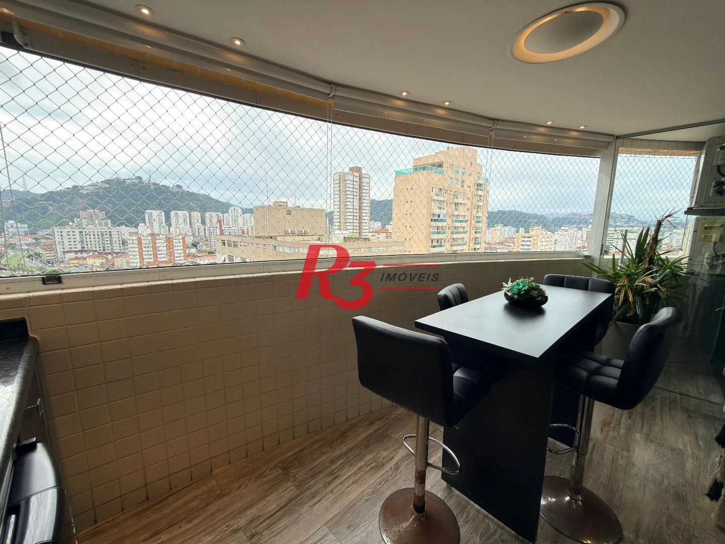 Apartamento com 3 dormitórios à venda, 122 m² por R$ 1.350.000,00 - Pompéia - Santos/SP