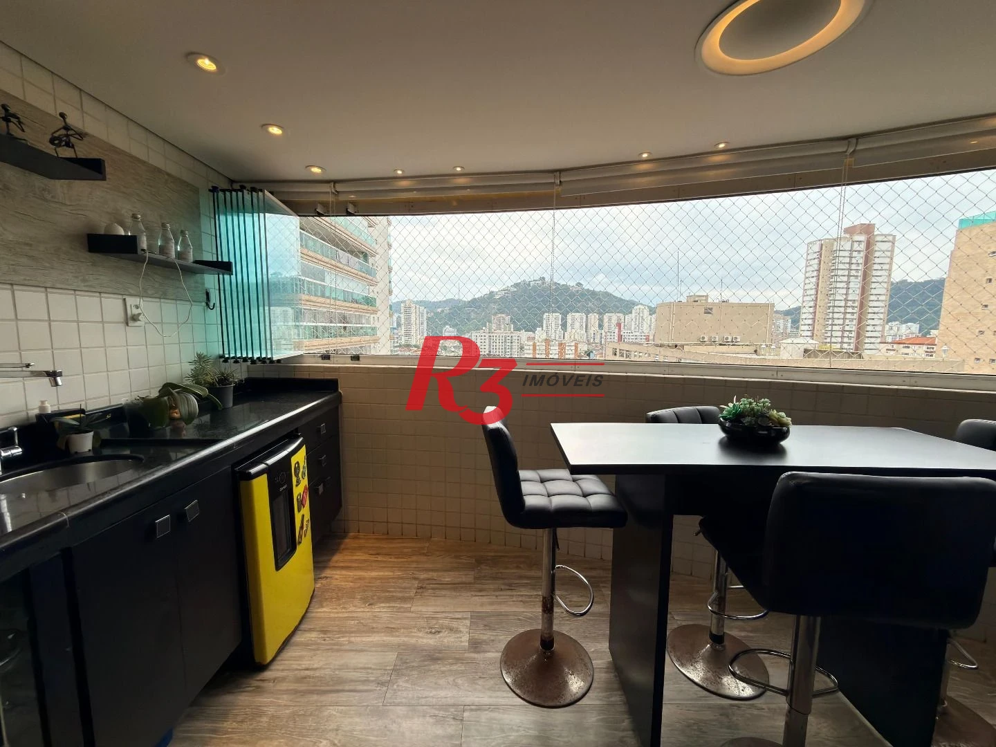 Apartamento com 3 dormitórios à venda, 122 m² por R$ 1.350.000,00 - Pompéia - Santos/SP