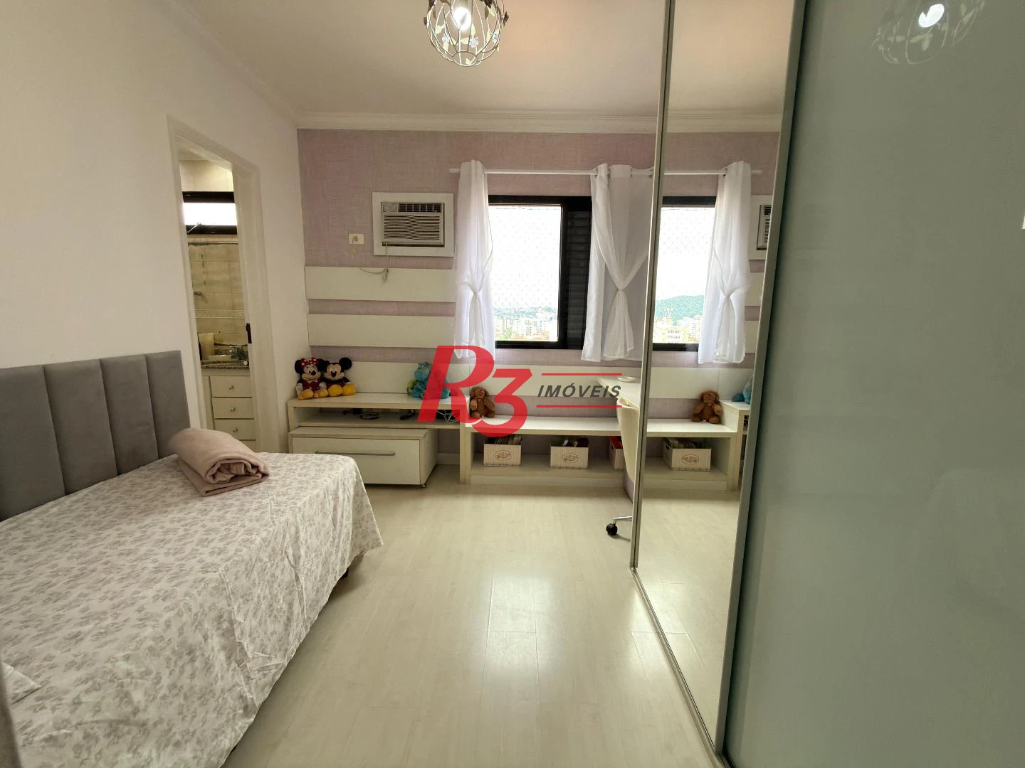 Apartamento com 3 dormitórios à venda, 122 m² por R$ 1.350.000,00 - Pompéia - Santos/SP