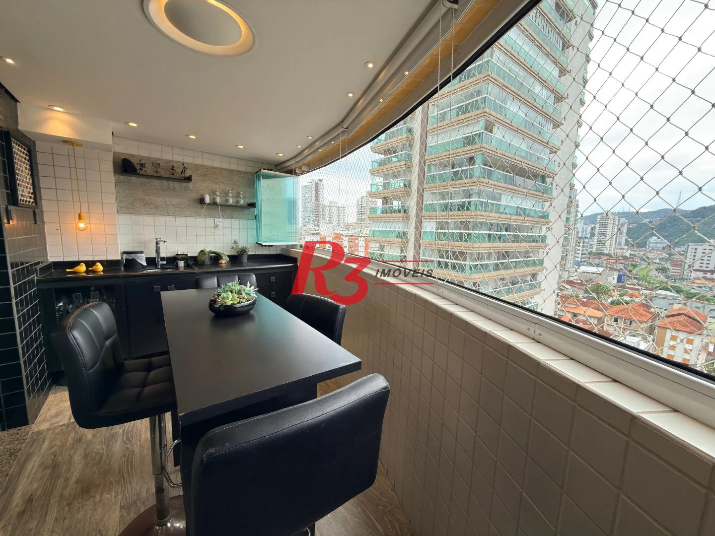 Apartamento com 3 dormitórios à venda, 122 m² por R$ 1.350.000,00 - Pompéia - Santos/SP