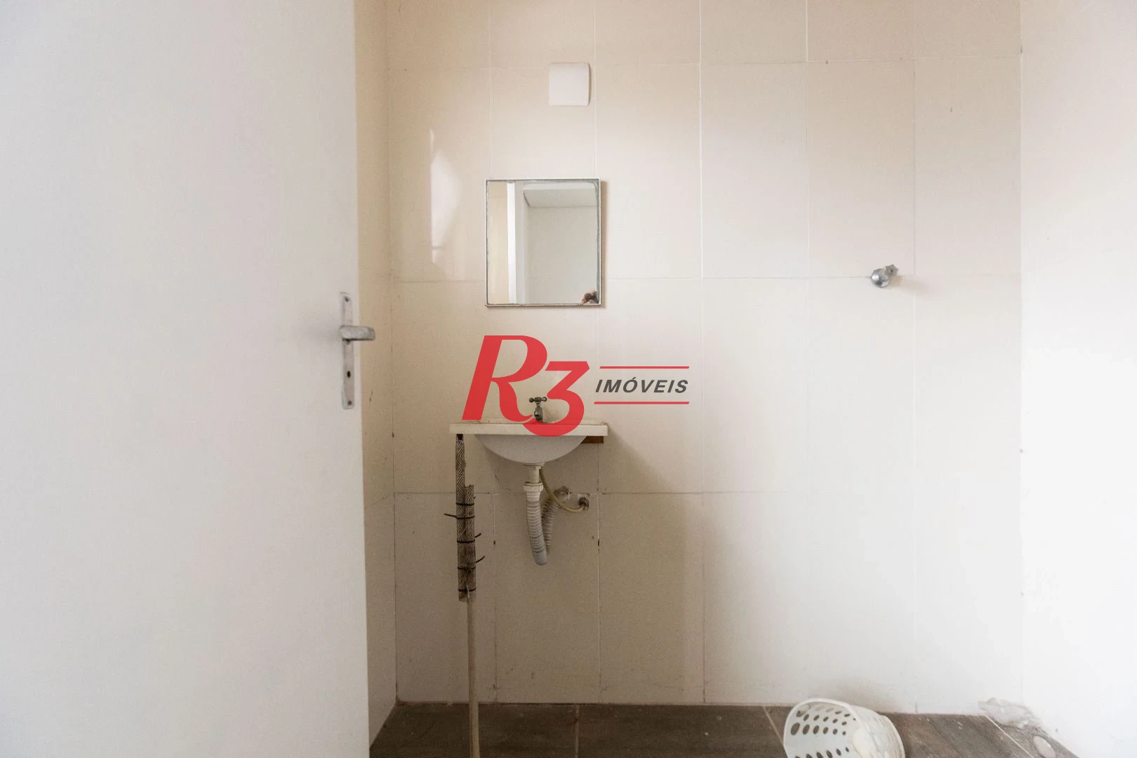 Terreno para alugar, 470 m² por R$ 13.500/mês - Macuco - Santos/SP