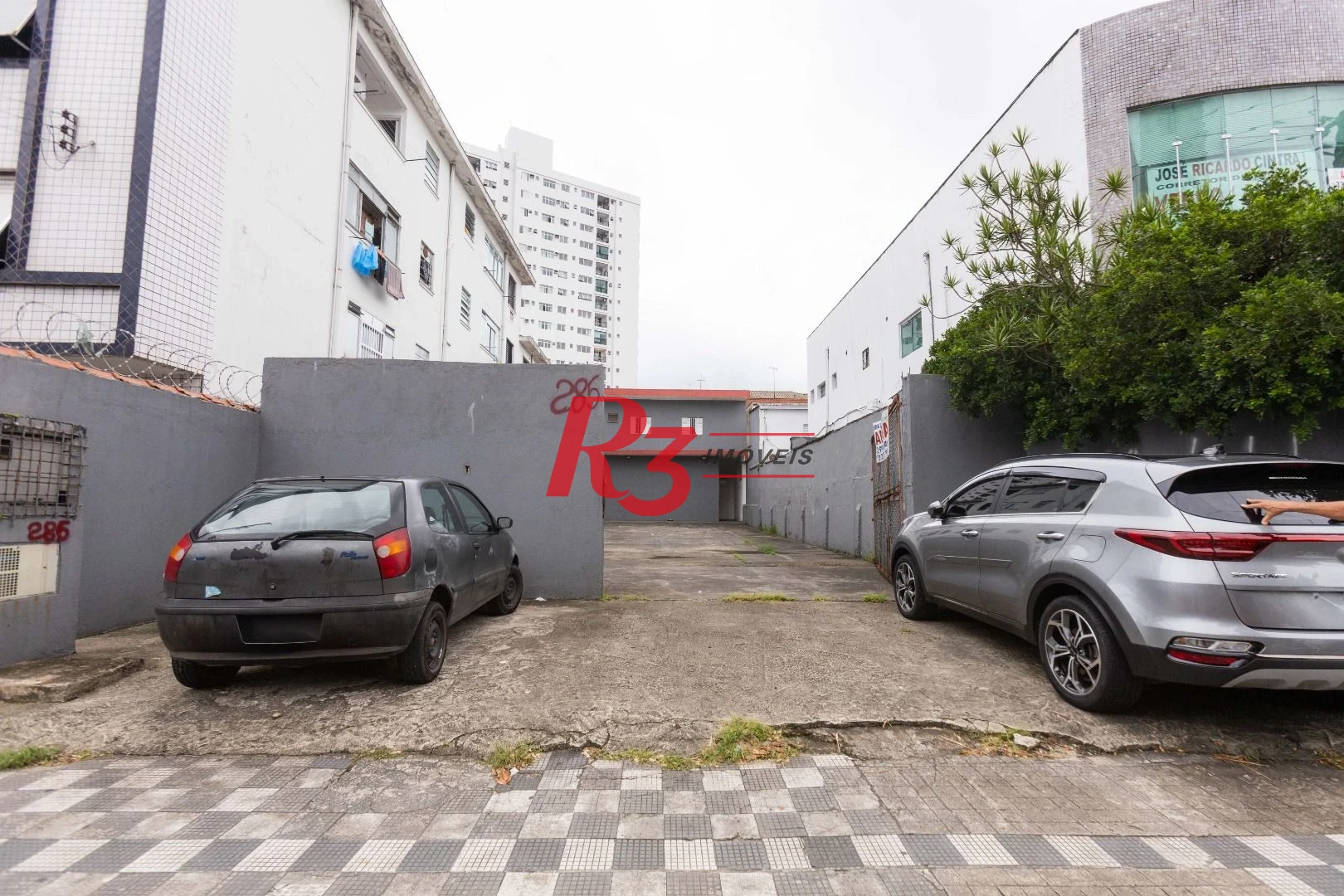 Terreno para alugar, 470 m² por R$ 13.500/mês - Macuco - Santos/SP