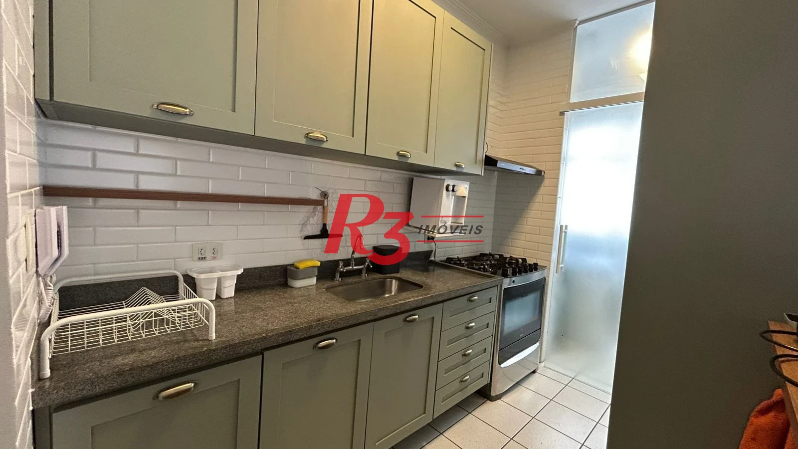 Apartamento com 2 dormitórios à venda, 80 m² por R$ 1.100.000,00 - Gonzaga - Santos/SP