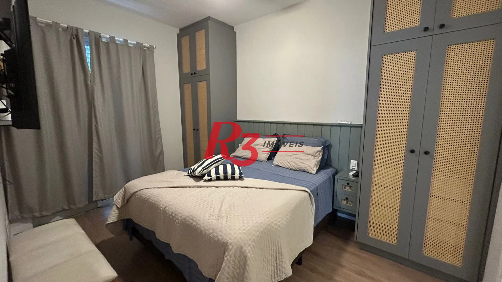 Apartamento com 2 dormitórios à venda, 80 m² por R$ 1.100.000,00 - Gonzaga - Santos/SP