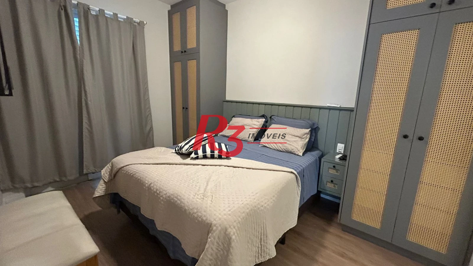 Apartamento com 2 dormitórios à venda, 80 m² por R$ 1.100.000,00 - Gonzaga - Santos/SP