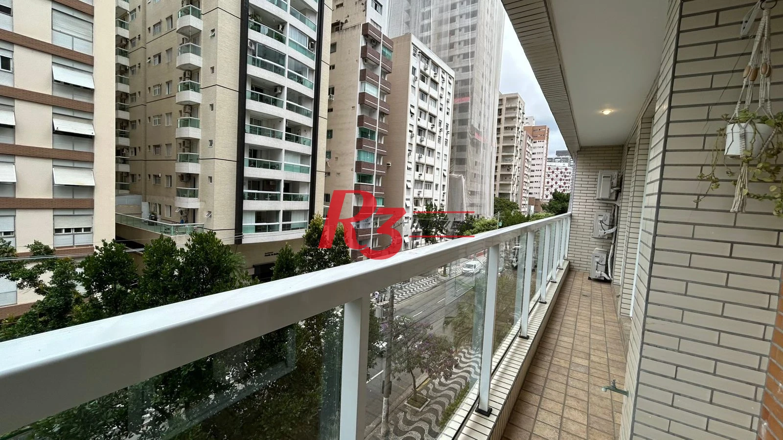 Apartamento com 2 dormitórios à venda, 80 m² por R$ 1.100.000,00 - Gonzaga - Santos/SP
