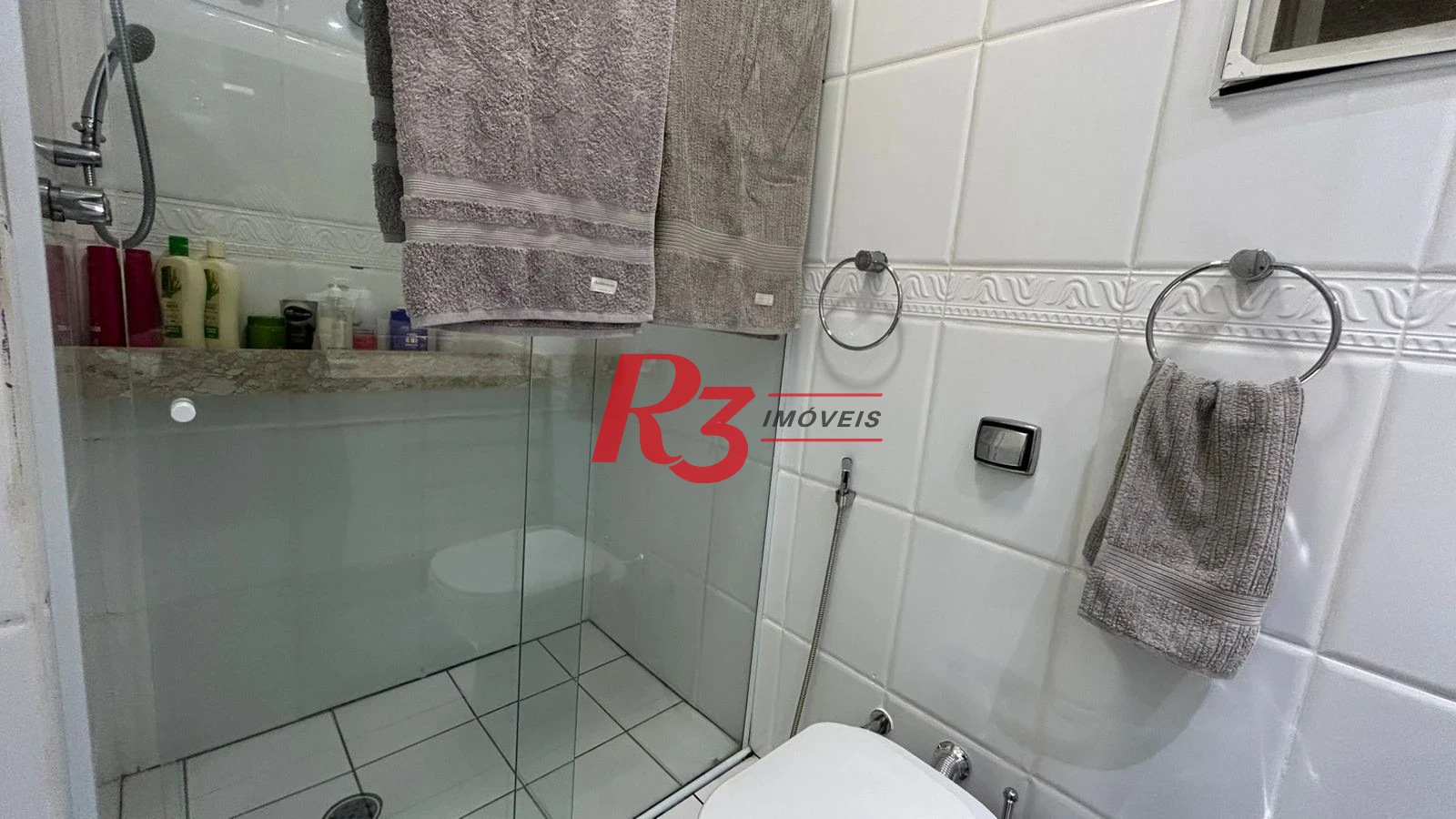 Apartamento com 2 dormitórios à venda, 80 m² por R$ 1.100.000,00 - Gonzaga - Santos/SP