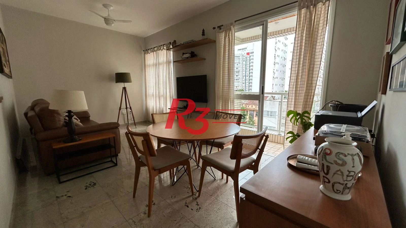 Apartamento com 2 dormitórios à venda, 80 m² por R$ 1.100.000,00 - Gonzaga - Santos/SP