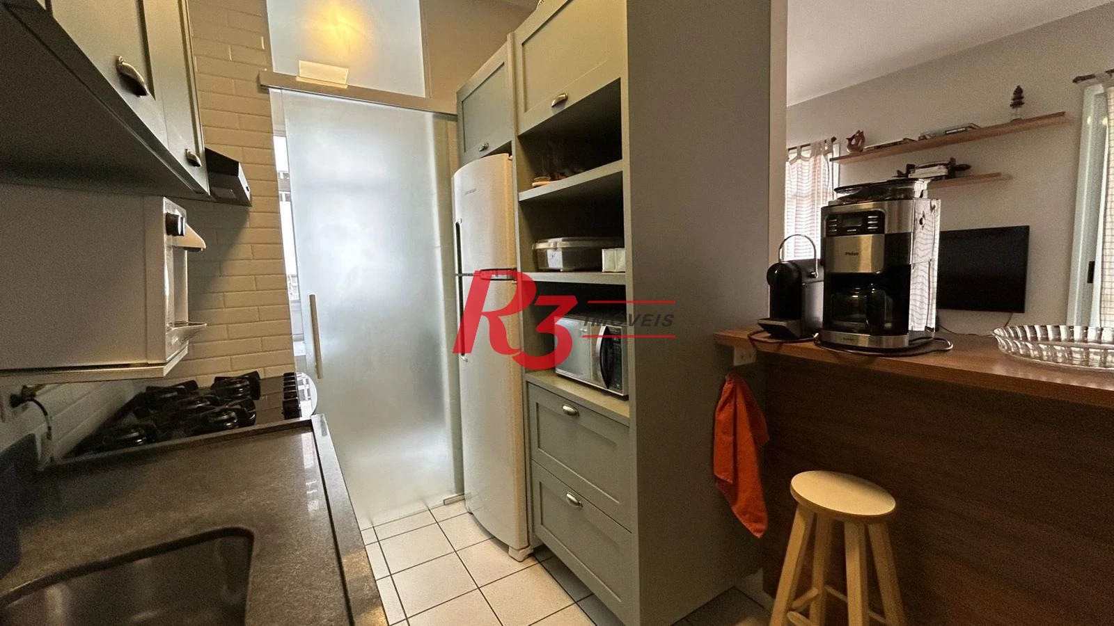 Apartamento com 2 dormitórios à venda, 80 m² por R$ 1.100.000,00 - Gonzaga - Santos/SP