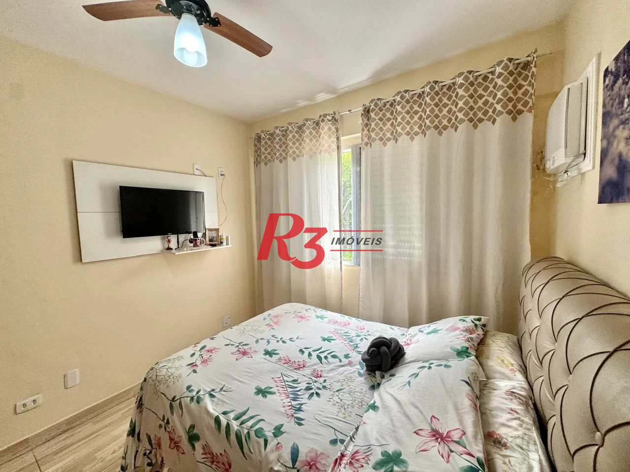 Apartamento com 2 dormitórios à venda, 65 m² por R$ 350.000,00 - Itararé - São Vicente/SP