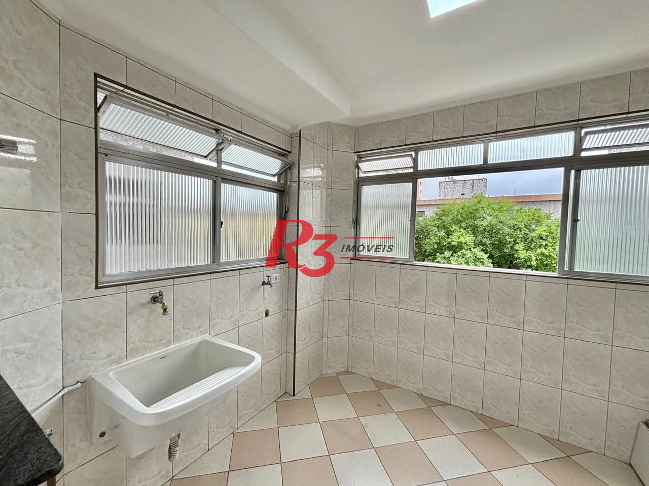 Apartamento com 3 dormitórios à venda, 97 m² por R$ 600.000,00 - Embaré - Santos/SP