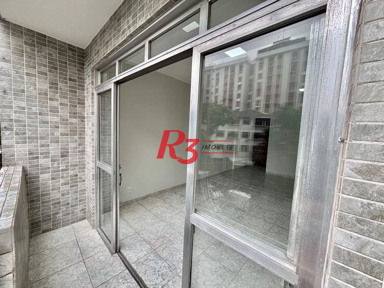 Apartamento com 3 dormitórios à venda, 97 m² por R$ 600.000,00 - Embaré - Santos/SP