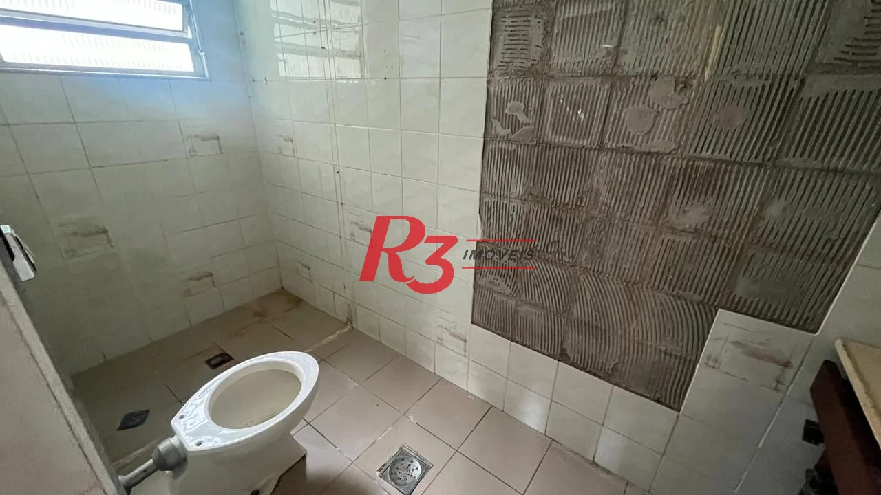 Sobrado com 3 dormitórios à venda, 107 m² por R$ 580.000,00 - Encruzilhada - Santos/SP