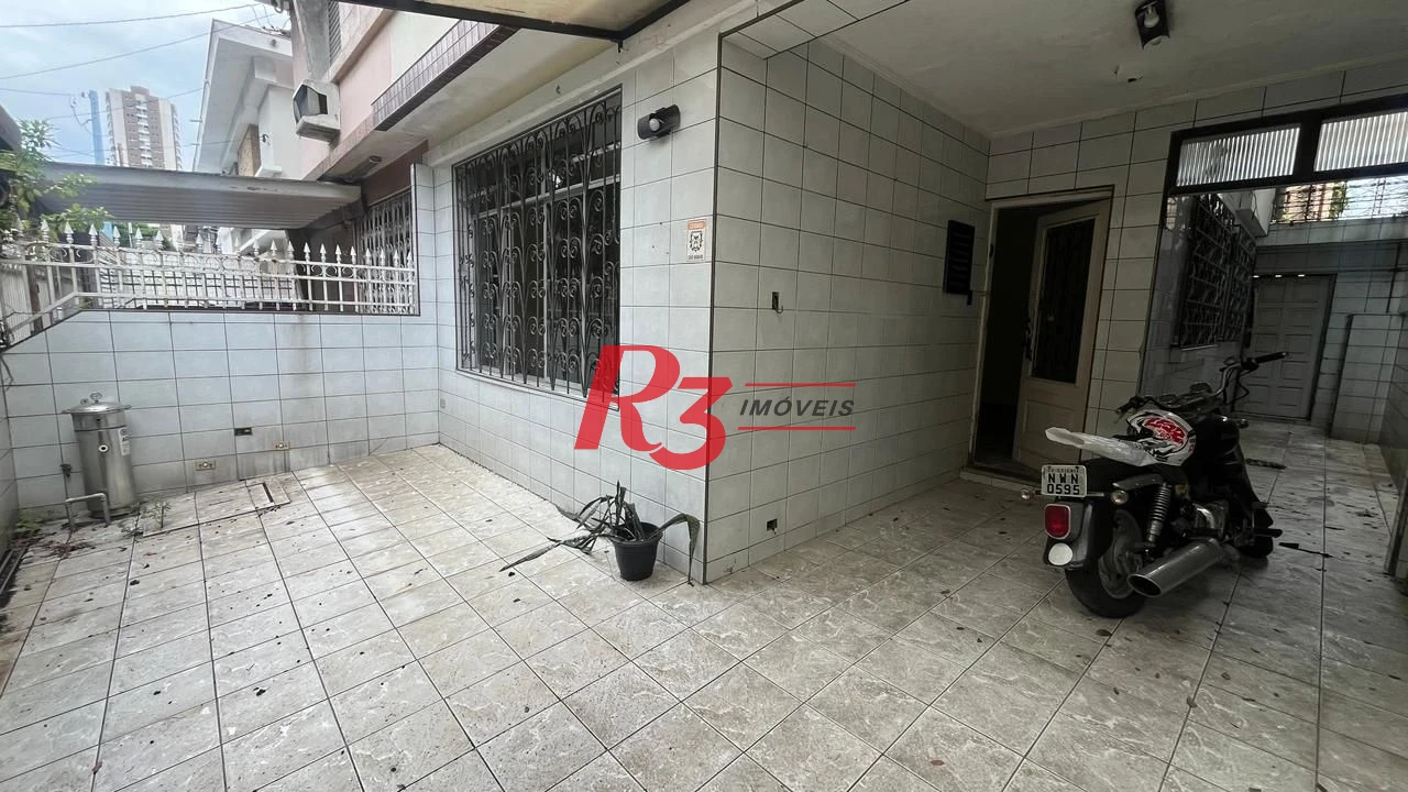 Sobrado com 3 dormitórios à venda, 107 m² por R$ 580.000,00 - Encruzilhada - Santos/SP