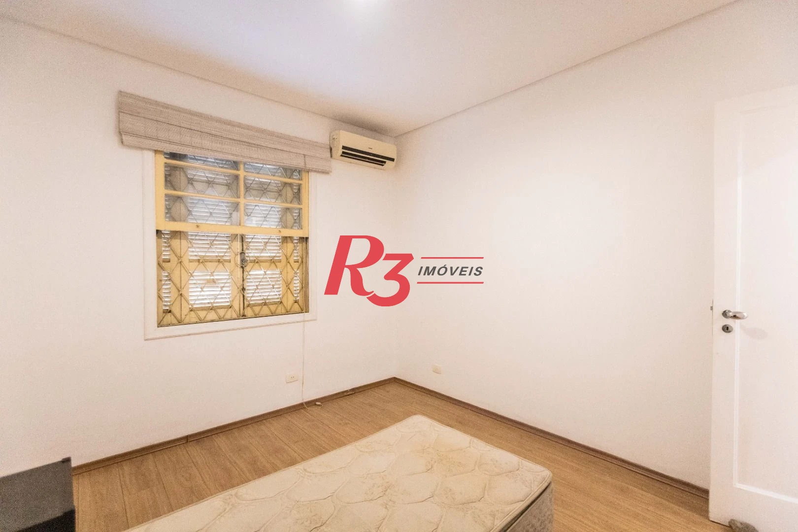Casa com 2 dormitórios à venda, 75 m² por R$ 600.000,00 - Boqueirão - Santos/SP