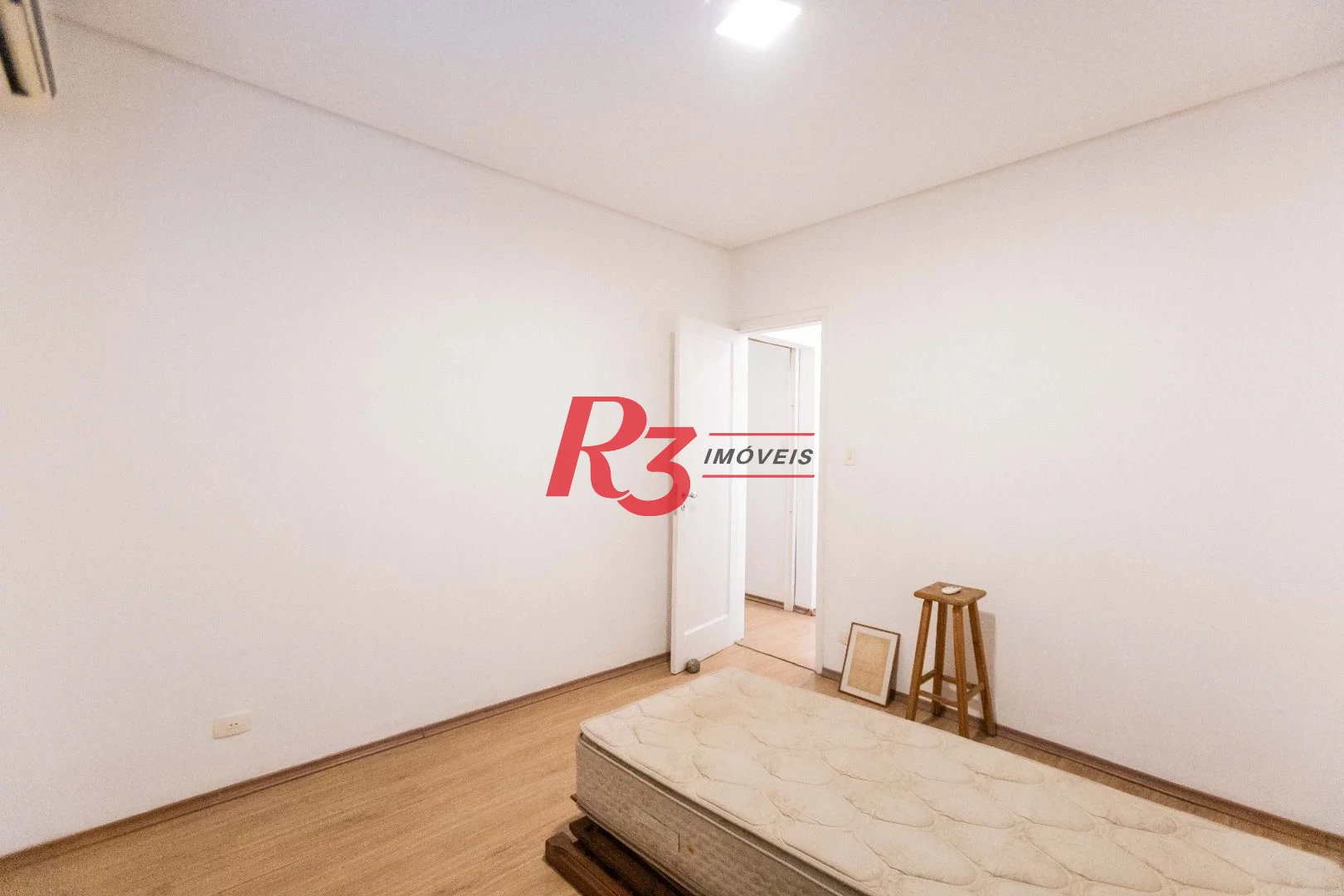 Casa com 2 dormitórios à venda, 75 m² por R$ 600.000,00 - Boqueirão - Santos/SP