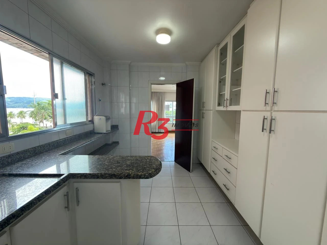 Apartamento com 3 dormitórios à venda, 200 m² por R$ 1.950.000,00 - Boqueirão - Santos/SP