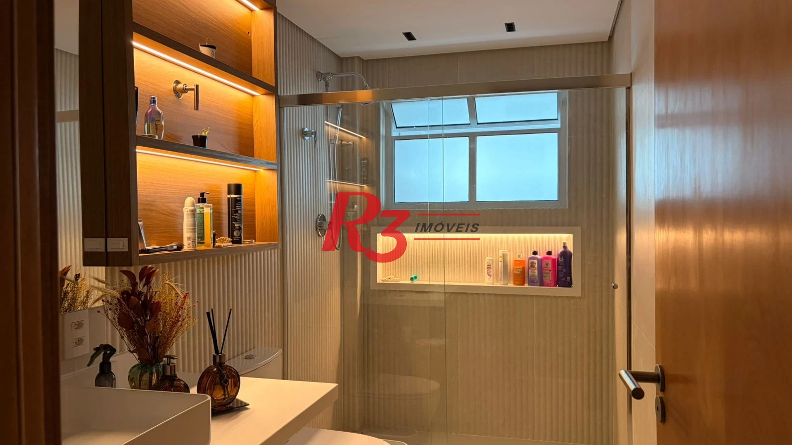 Apartamento com 2 dormitórios à venda, 120 m² por R$ 1.500.000,00 - Pompéia - Santos/SP