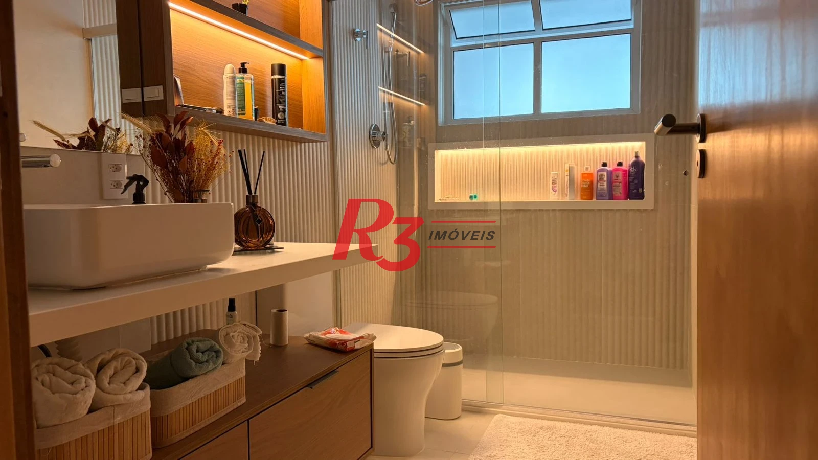 Apartamento com 2 dormitórios à venda, 120 m² por R$ 1.500.000,00 - Pompéia - Santos/SP