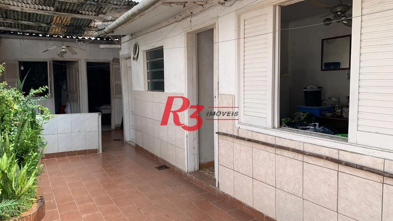 Sobrado com 3 dormitórios à venda, 156 m² por R$ 720.000,00 - Campo Grande - Santos/SP