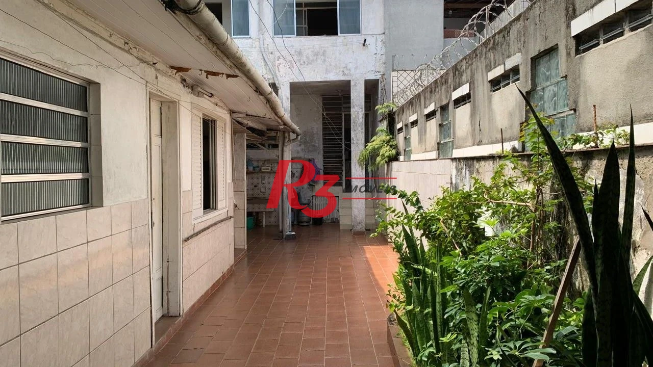 Sobrado com 3 dormitórios à venda, 156 m² por R$ 720.000,00 - Campo Grande - Santos/SP