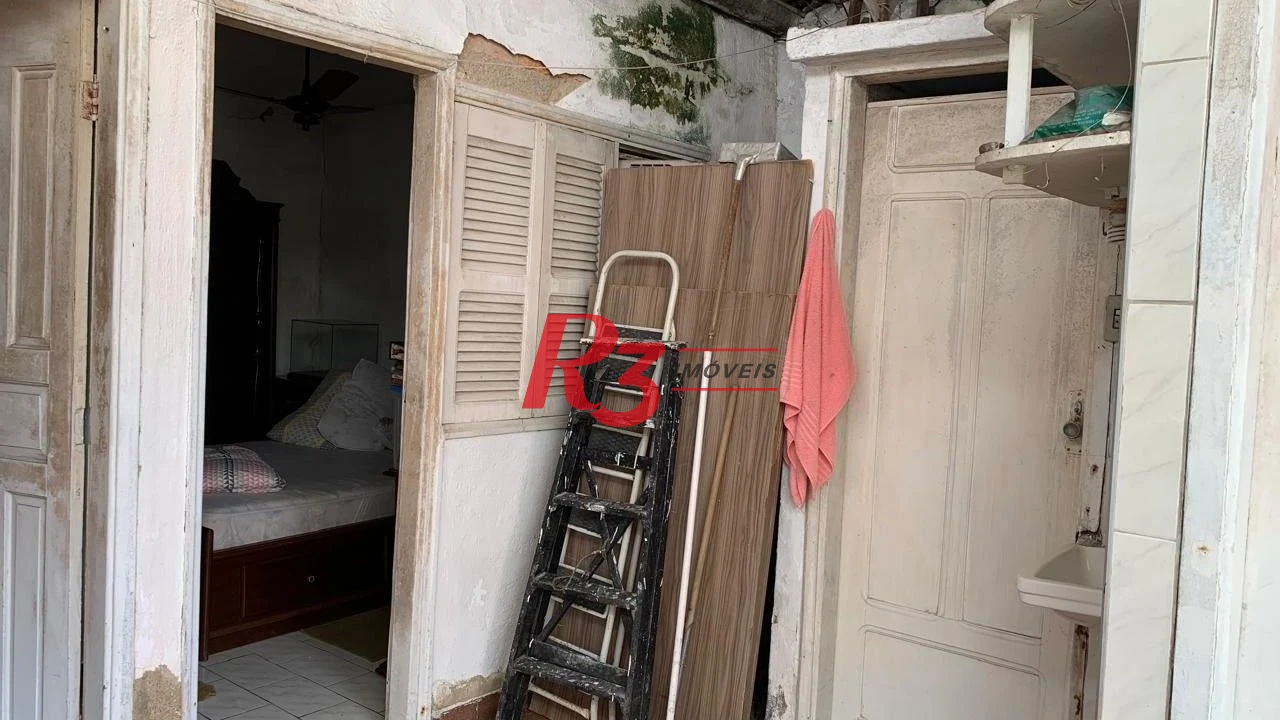 Sobrado com 3 dormitórios à venda, 156 m² por R$ 720.000,00 - Campo Grande - Santos/SP