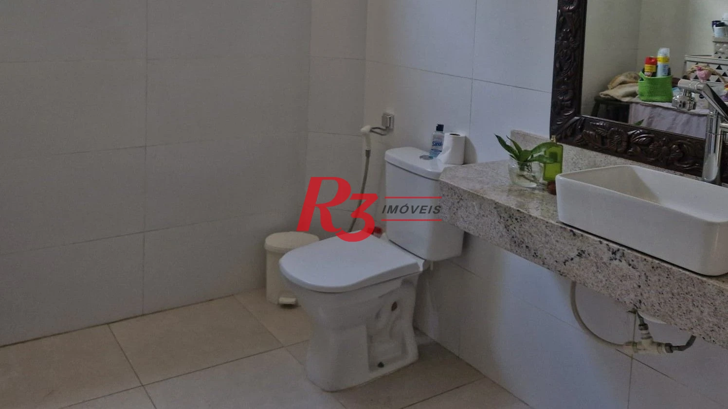 Casa com 3 dormitórios à venda, 385 m² por R$ 1.300.000,00 - Vila Guilhermina - Praia Grande/SP