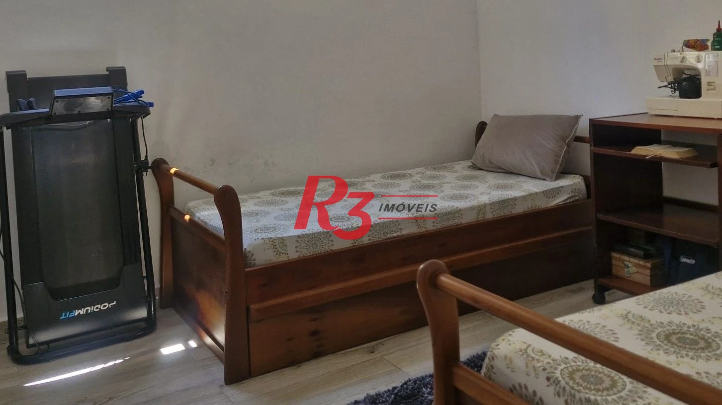 Casa com 3 dormitórios à venda, 385 m² por R$ 1.300.000,00 - Vila Guilhermina - Praia Grande/SP