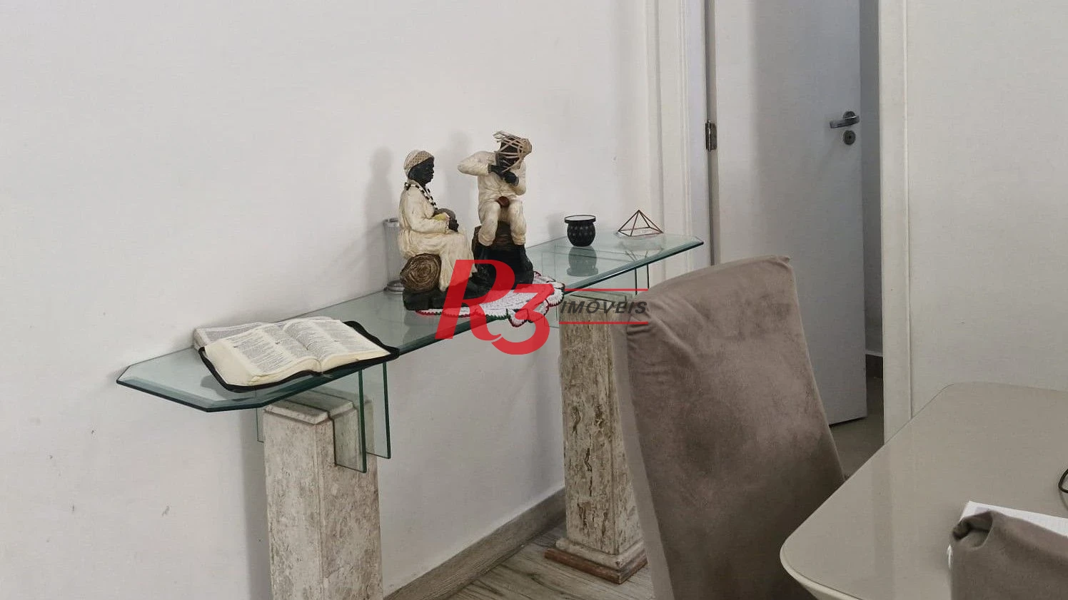 Casa com 3 dormitórios à venda, 385 m² por R$ 1.300.000,00 - Vila Guilhermina - Praia Grande/SP