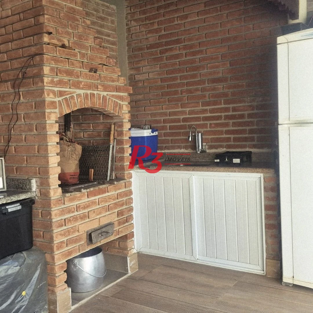 Casa com 3 dormitórios à venda, 385 m² por R$ 1.300.000,00 - Vila Guilhermina - Praia Grande/SP