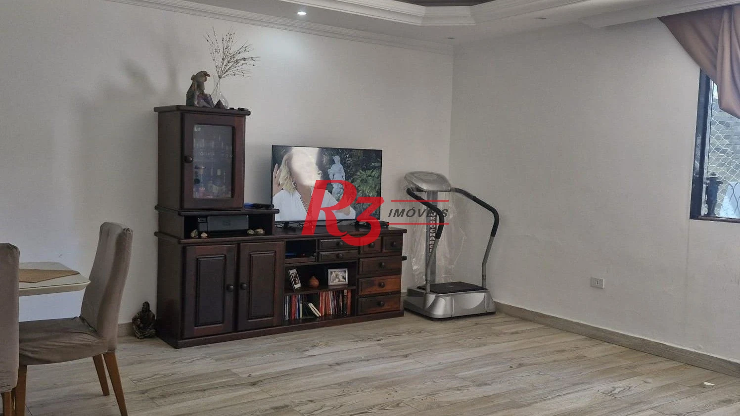 Casa com 3 dormitórios à venda, 385 m² por R$ 1.300.000,00 - Vila Guilhermina - Praia Grande/SP