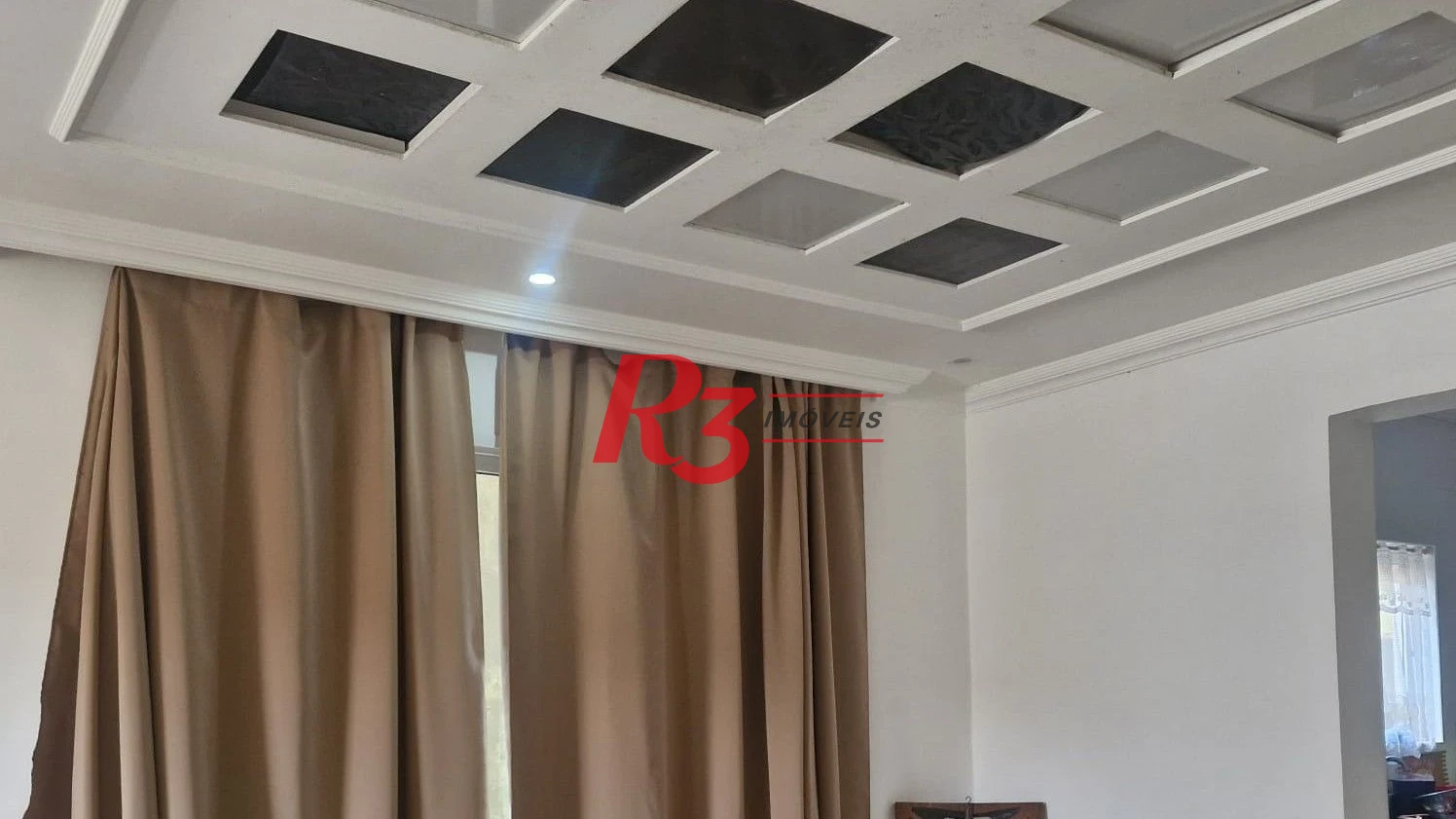 Casa com 3 dormitórios à venda, 385 m² por R$ 1.300.000,00 - Vila Guilhermina - Praia Grande/SP