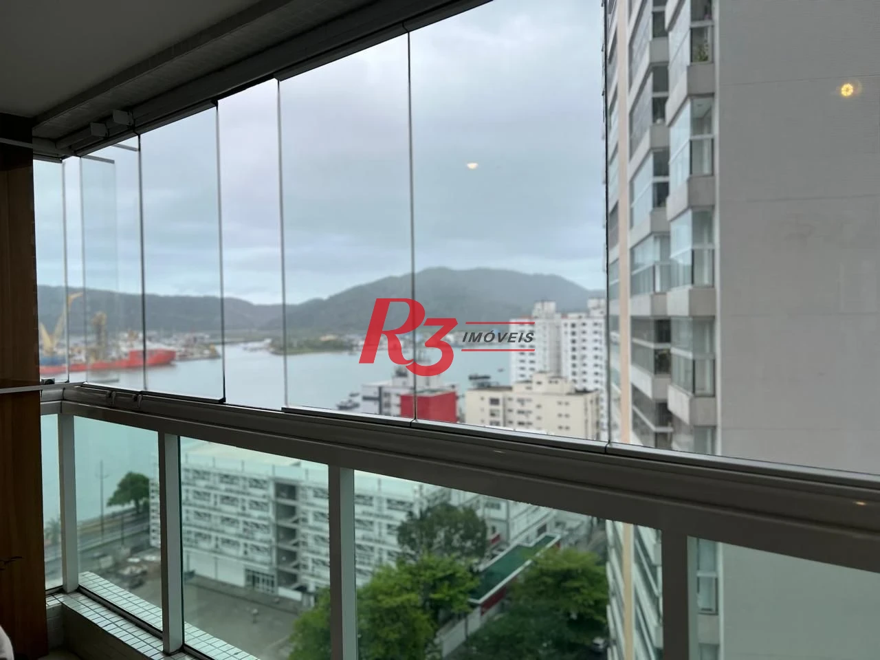 Apartamento com 3 dormitórios à venda, 123 m² por R$ 1.930.000,00 - Ponta da Praia - Santos/SP