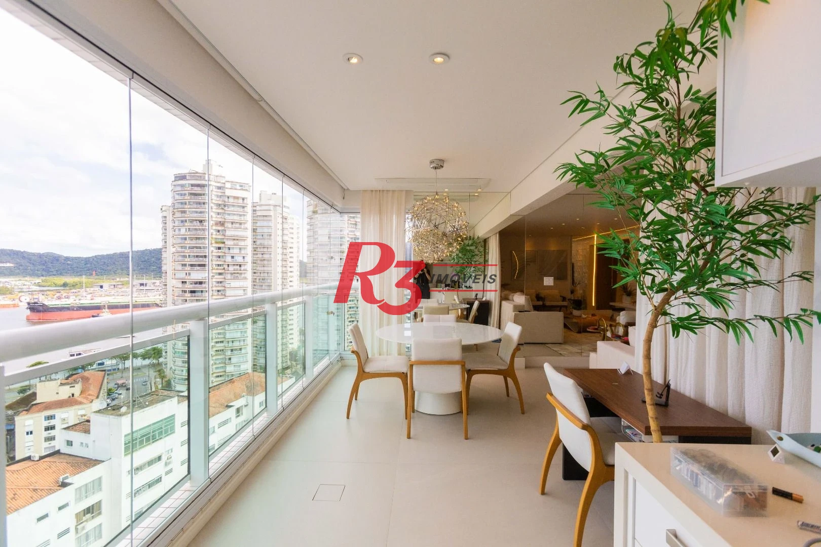 Apartamento com 3 dormitórios à venda, 166 m² por R$ 3.200.000,00 - Ponta da Praia - Santos/SP