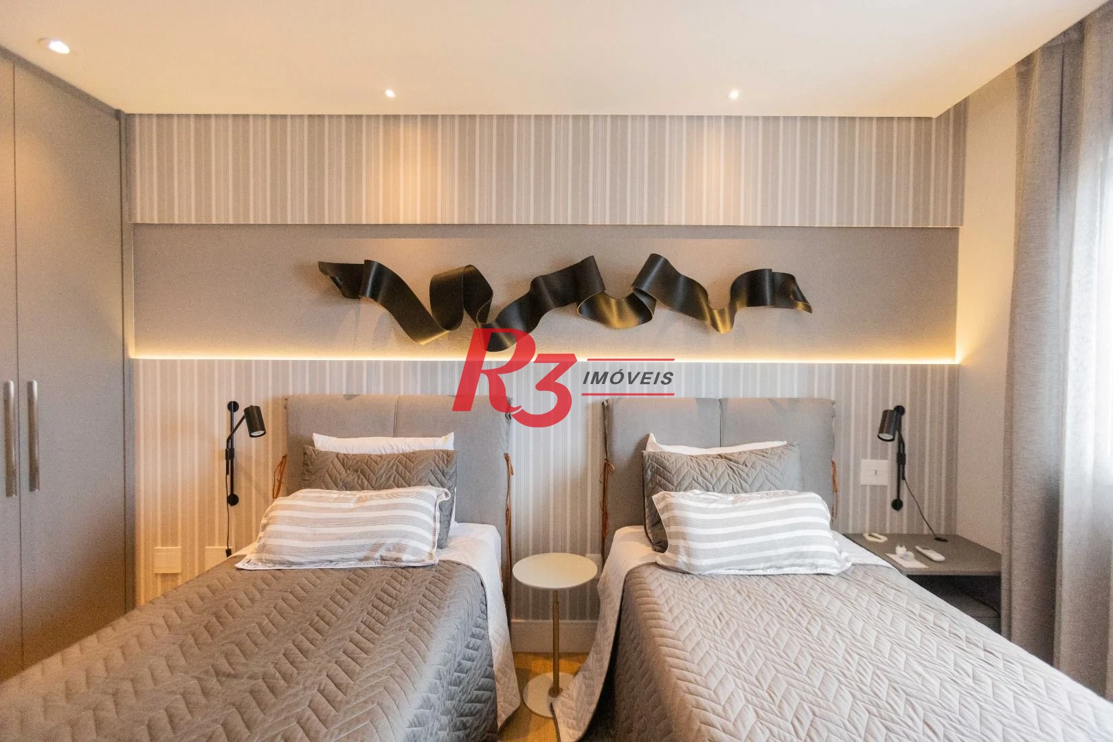 Apartamento com 3 dormitórios à venda, 166 m² por R$ 3.200.000,00 - Ponta da Praia - Santos/SP